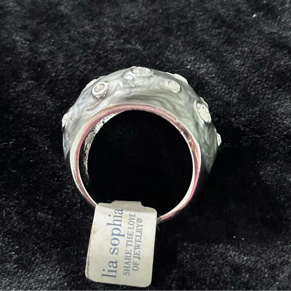 Lia Sophia ring - Picture 2 of 3